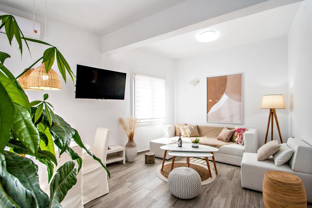 Capolavoro, Boutique Apartment With Unique Rooftop Città di Skiathos Esterno foto